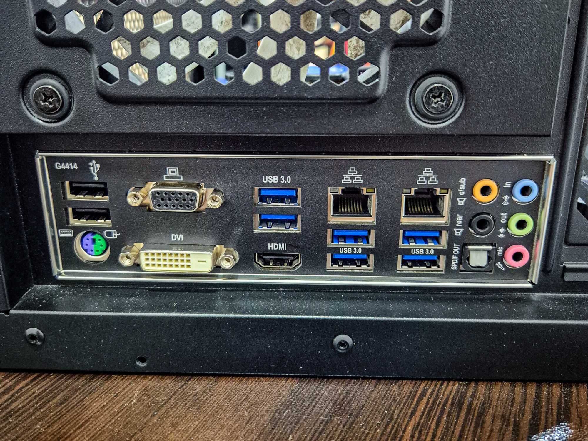 Intel i7-4790K, 32GB DDR3, Gigabyte GA-Z97X-UD5H, NVMe SSD 120 GB