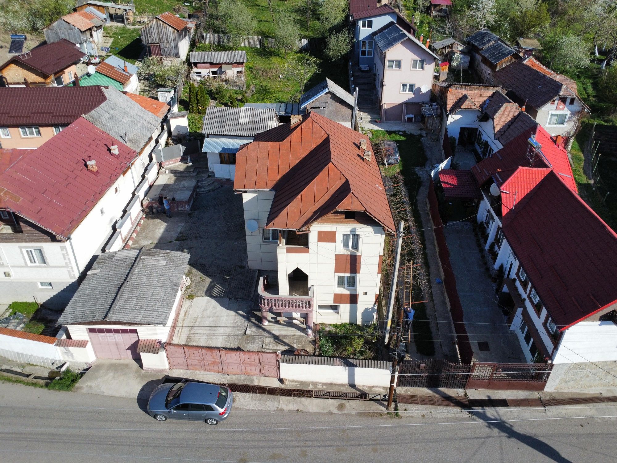 Casa cu teren în zona Dâmbovița
