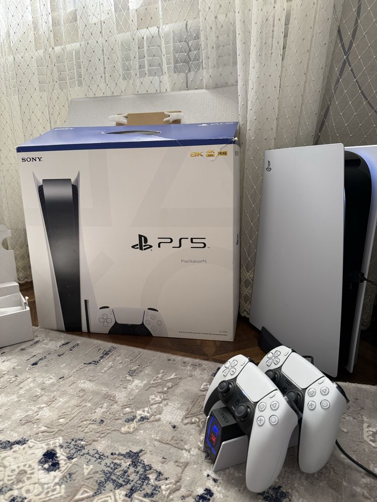 PlayStation 5 модель: CFI -1215A (Disc) с двумя джойстиками!