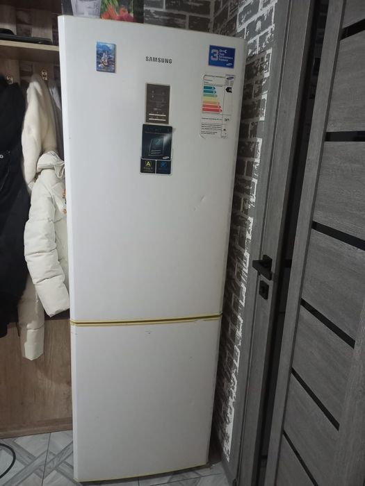 Продам холодильник