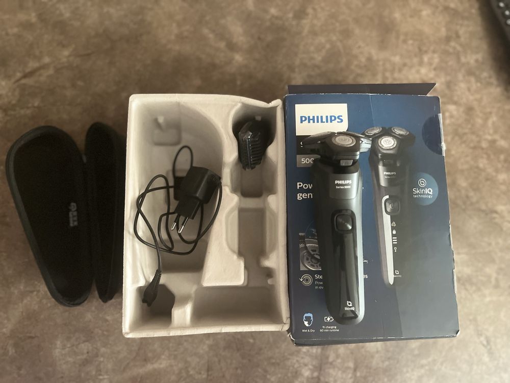 Электробритва Philips S5588/38 роторная от аккумулятора