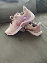 маратонки Nike