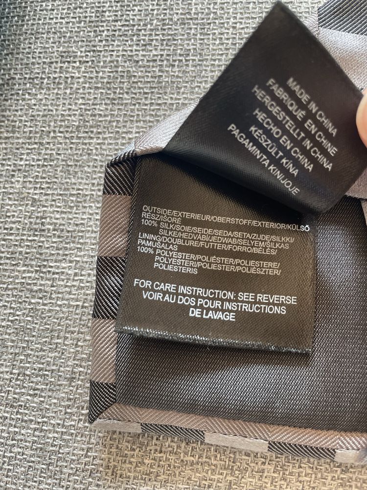 Стилен подаръчен комплект копринена вратовръзка и ръкавели MEXX
