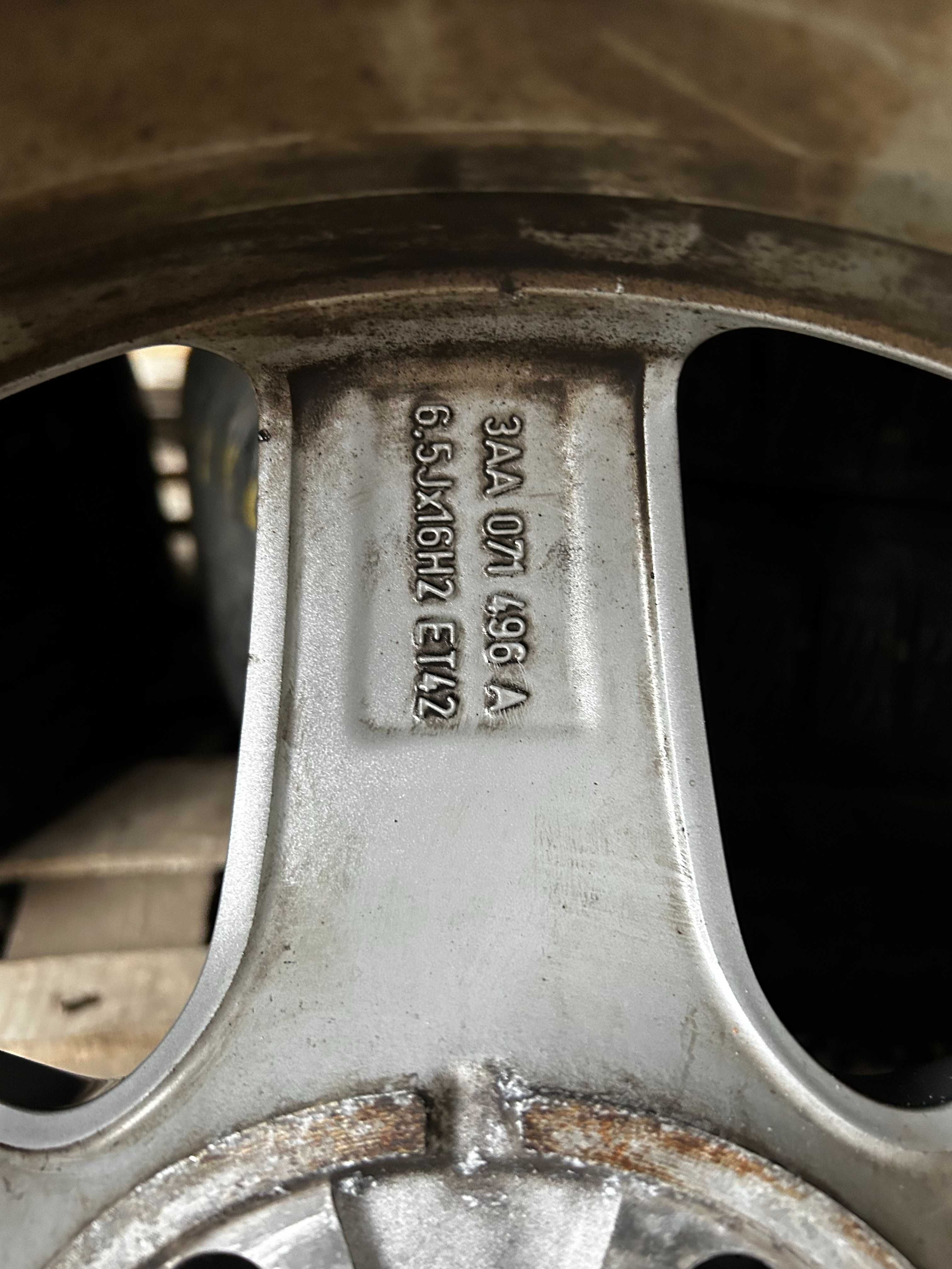 VW 5х112 зимни гуми с джанти Pirelli Sottozero 3 – 215/60 R16