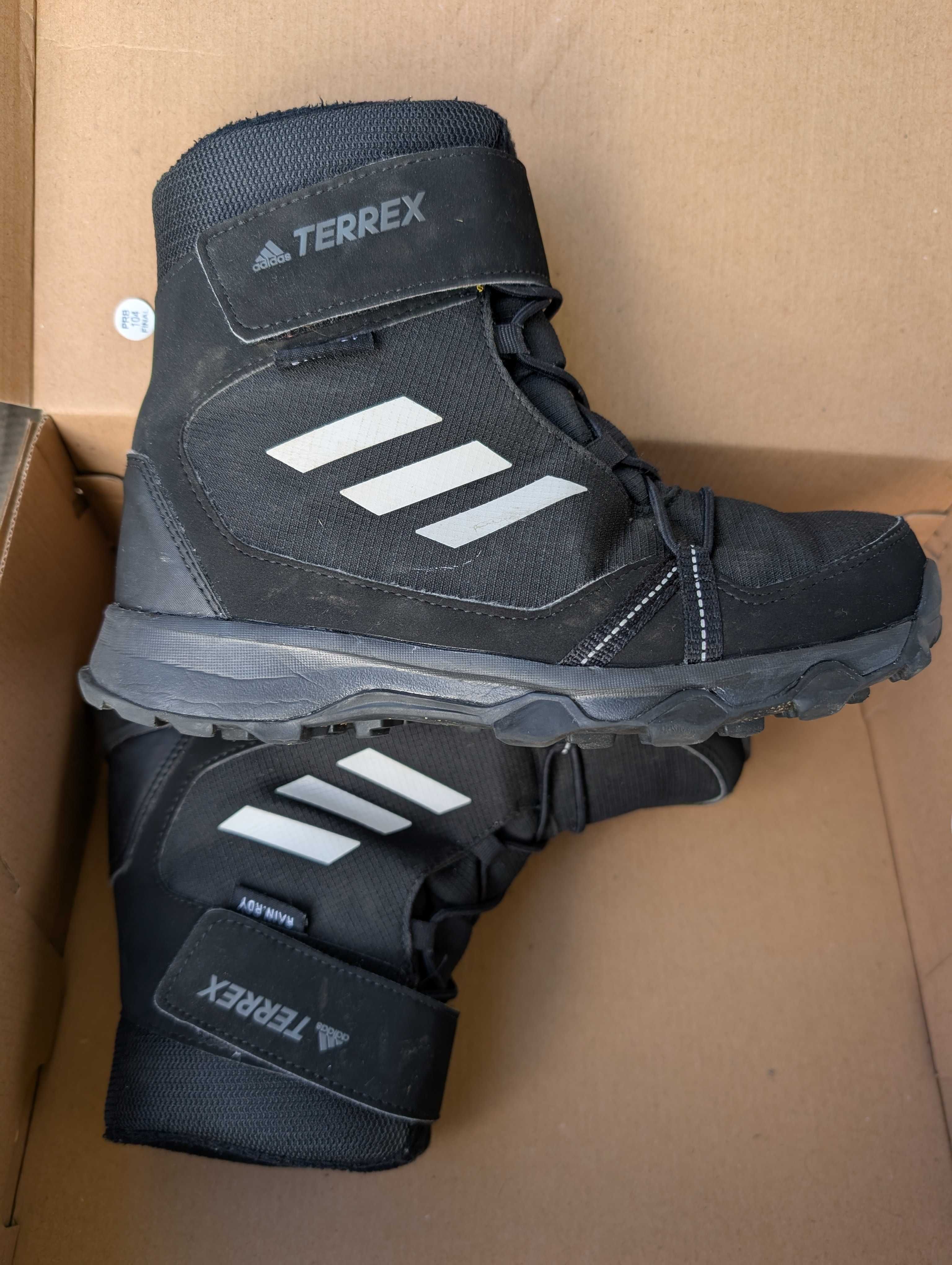 ,Детски ботуши Adidas Terrex, водоустойчиви, номер 32