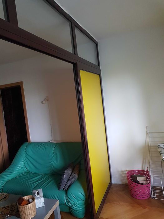 Perete glisant de aluminiu cu sticla