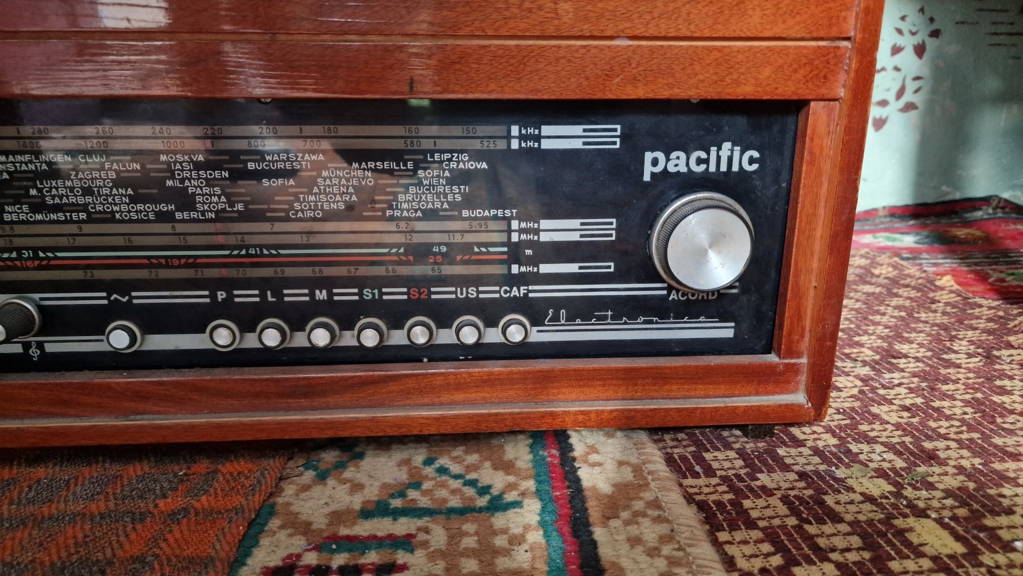 Aparat radio pacific electronica vintage