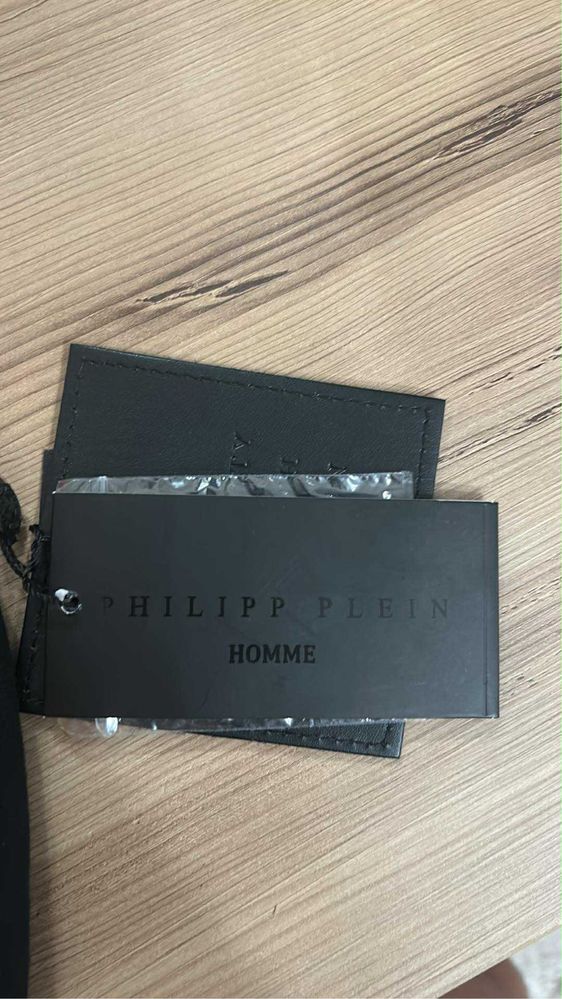 Чисто нова тениска на Philip plein