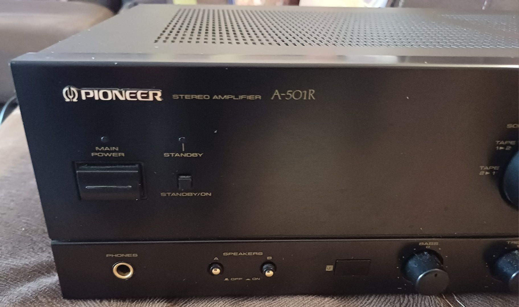 PIONEER A 501 R- усилвател
Made in Japan
Работещ,масивен и мощен усилв