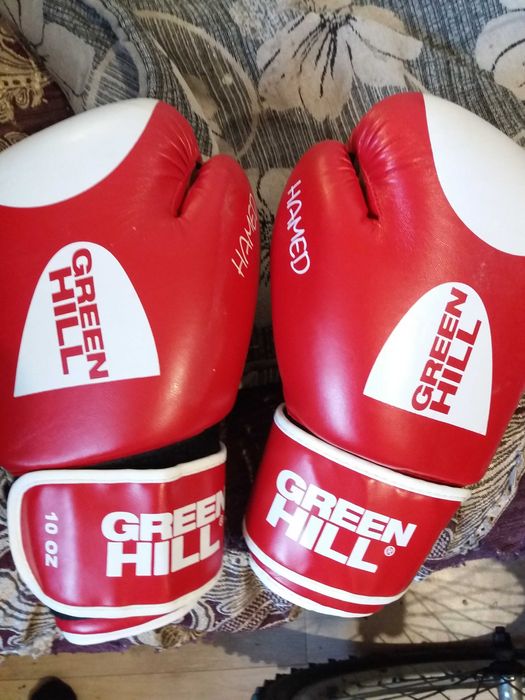 Продам  перчатки  боксёрские.