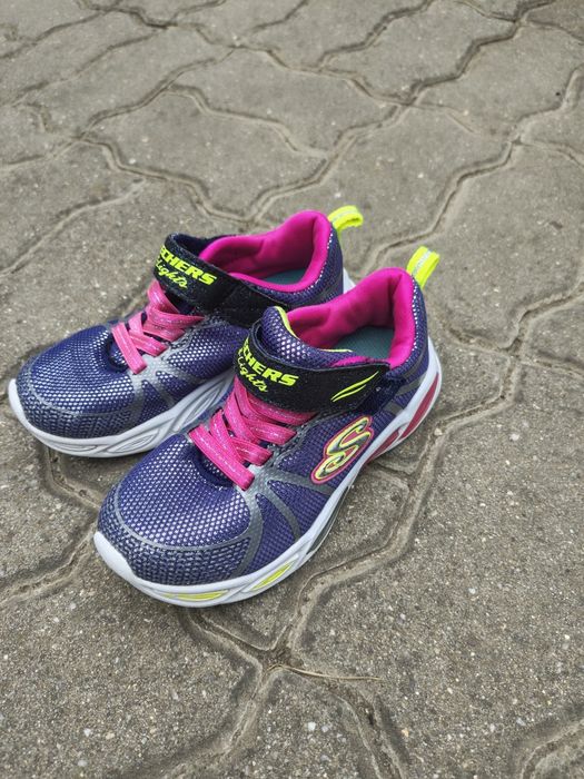 Skechers mărimea 28