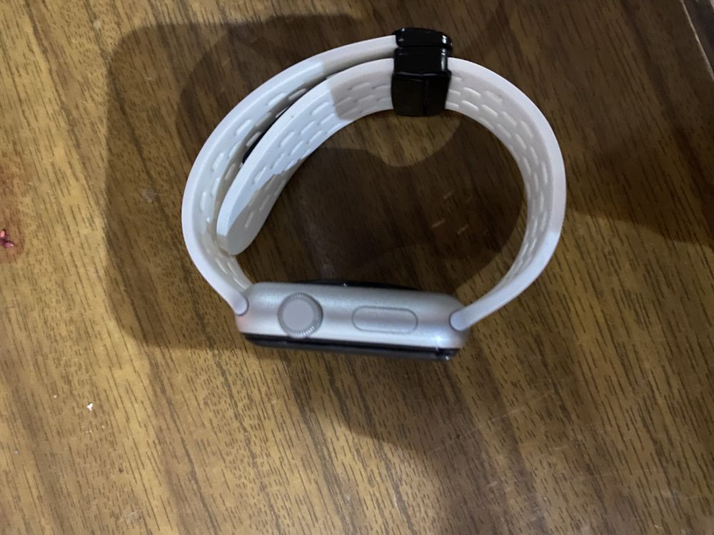 IWatch 3 42 mm dokument bor