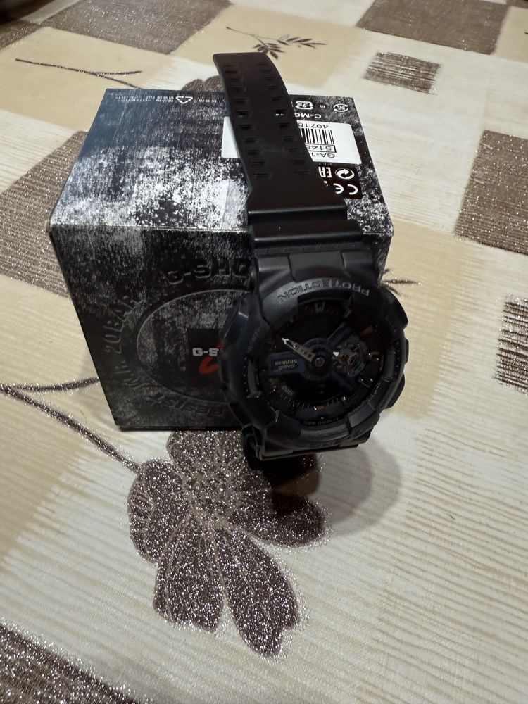 Часовник G shock черен