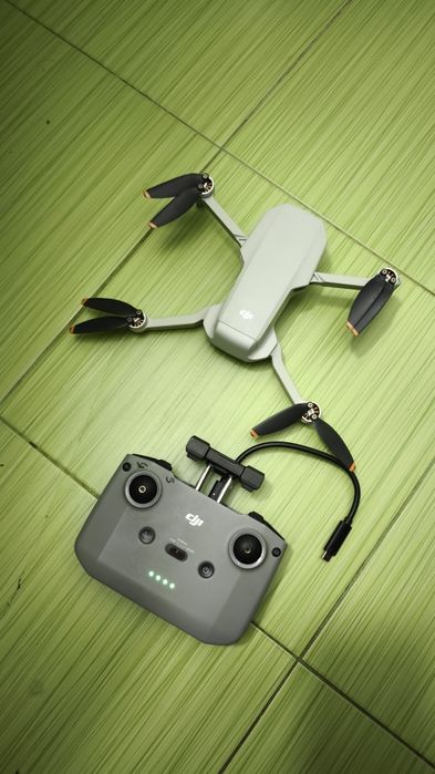 Drona Dji Mini 2 fly more combo