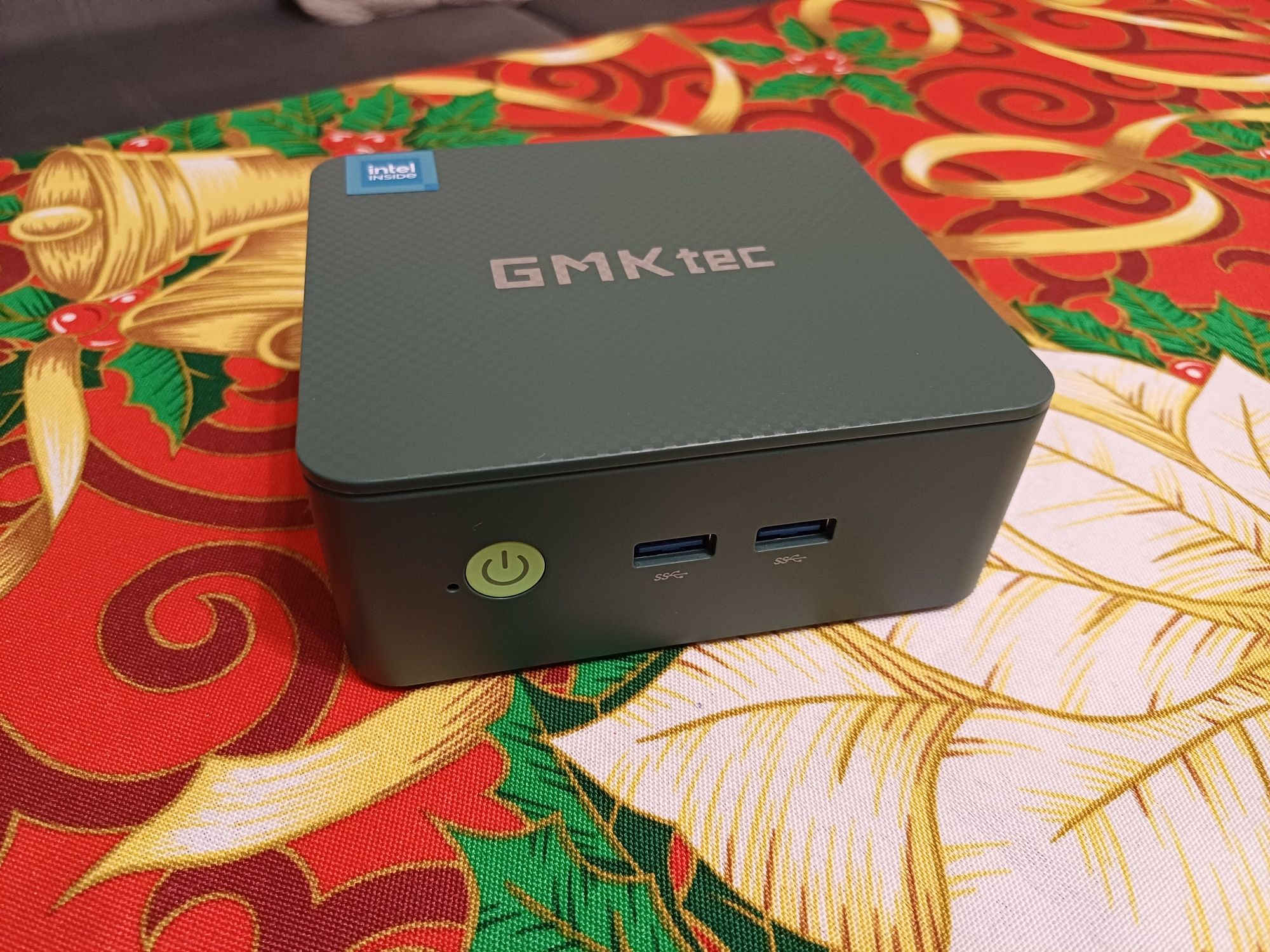 Продавам мини компютър GMKtec Nucbox G3