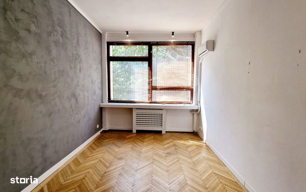 Spatiu Birou de Inchiriat  Metrou Universitate 18 MP Paza 24/7