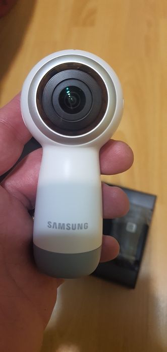 Samsung Gear camrra 360⁰ SM R210