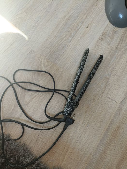 Vand  placa GHD gold si neagra pro salon frizerie - paravan cada