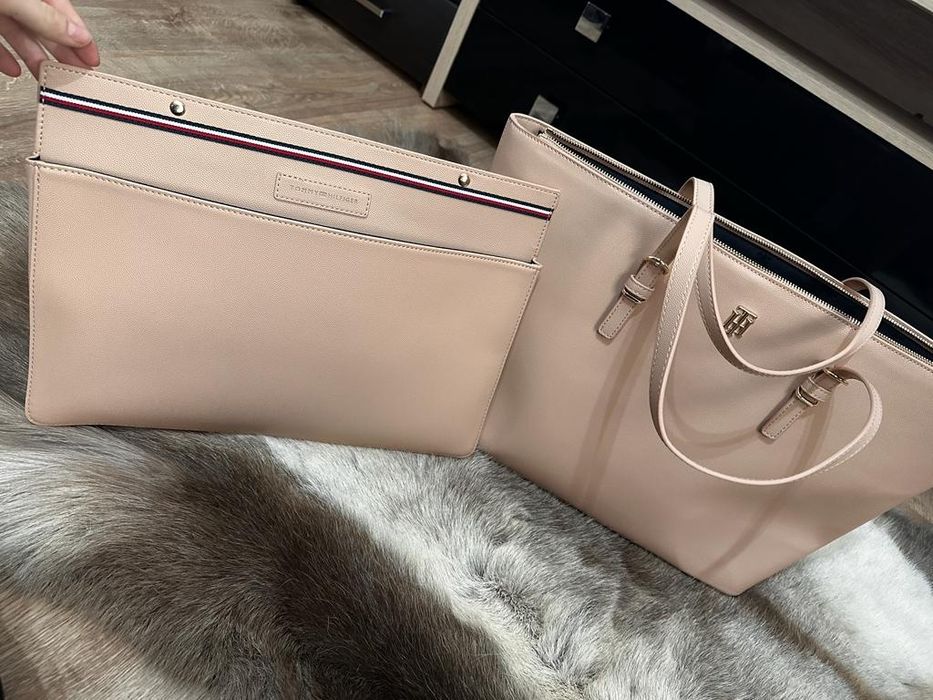 Vând geanta tommy hilfiger