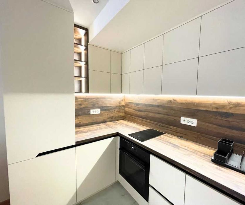 Дава се под наем Двустаен апартамент в София, Център - 60 кв.м за 943.5 € - Снимка #3