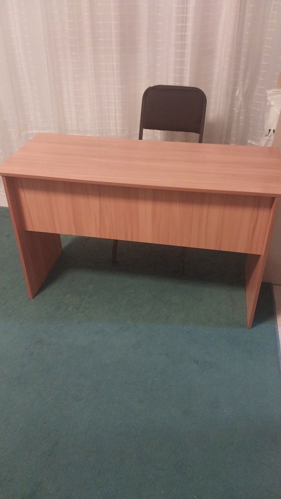 Stul parta kravatchalar sotiladi