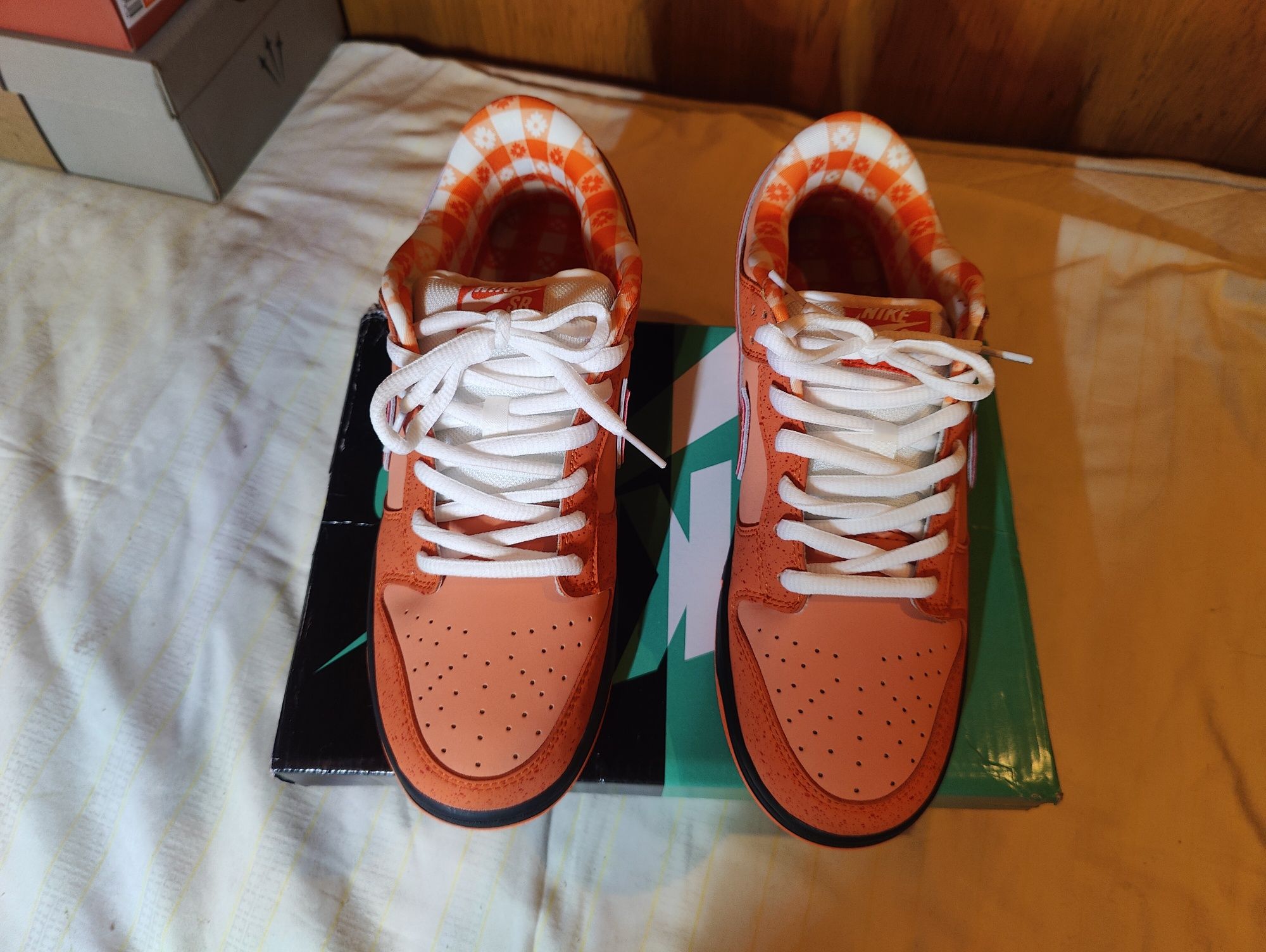 Nike SB Dunk Low Pro Orange Lobster 44