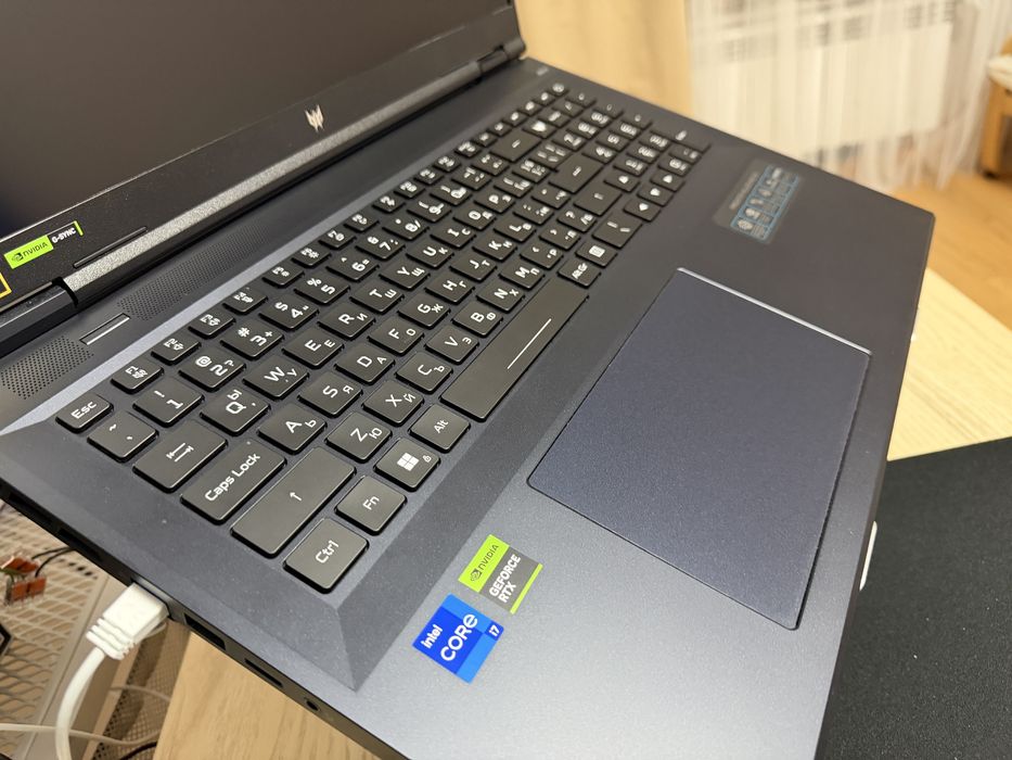 Лаптоп ACER Predator Helios Neo 18 I7-14650HX, 32\1000GB, RTX4060, 8GB