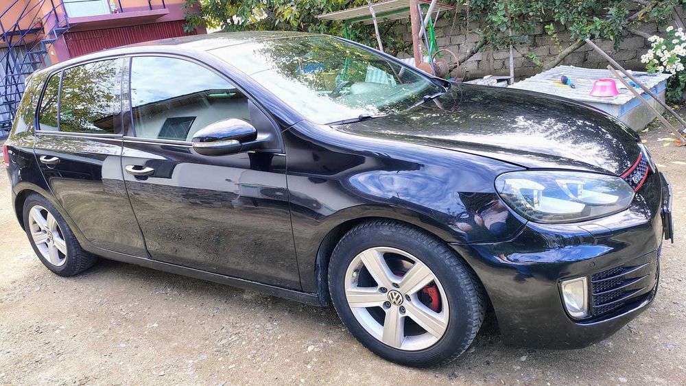 Volkswagen Golf 6 1.6 TDI 105CP+ (Soft) - pachet GTI interior-exterior