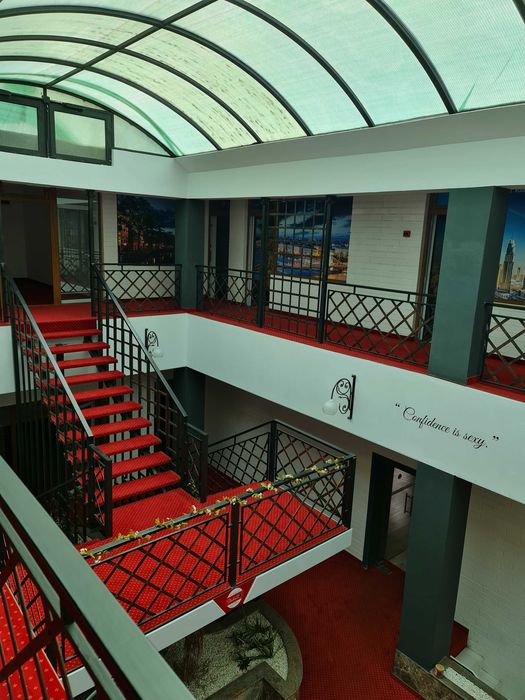 Vand spatiu comercial (complex comercial) Central