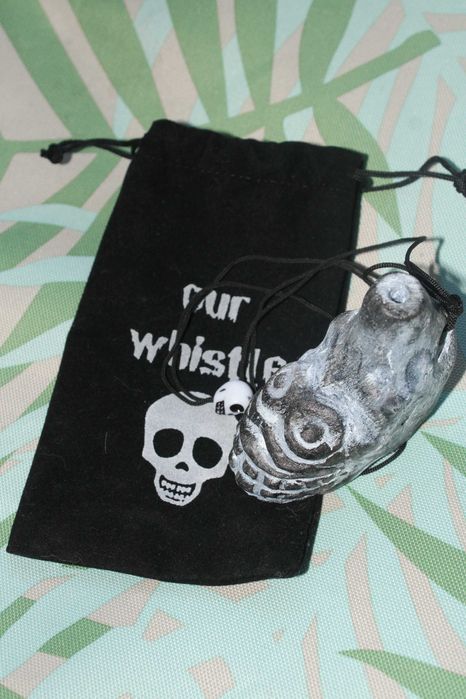 Забавна колекционерска глинена свирка на Ацтеките, мъртвешки звуци