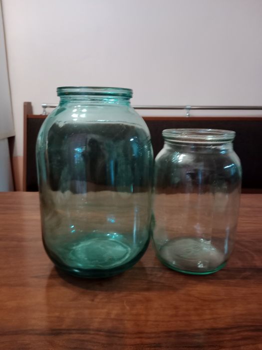 Продаются банки( советские) 1л, 2л,3л.