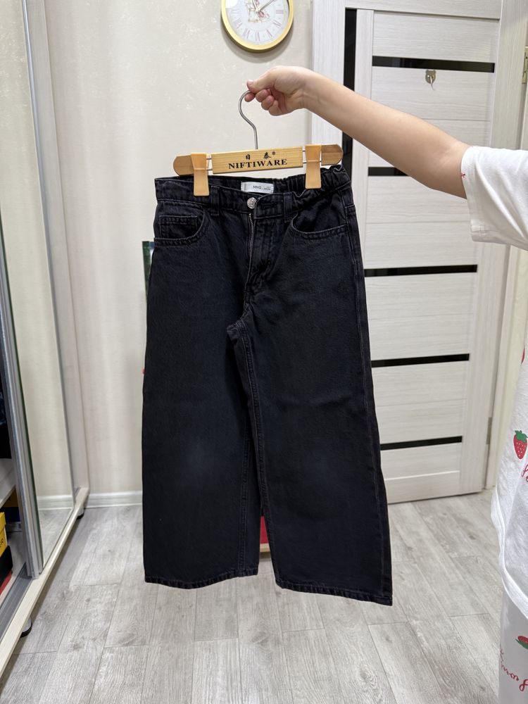Продам джинсы для девочки 8-9 лет