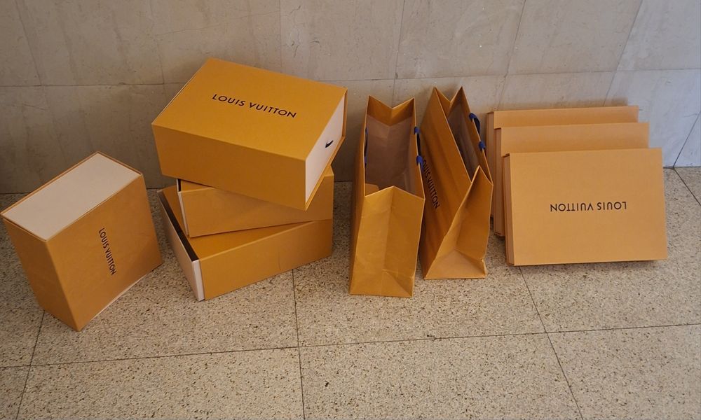 Cuti Louis vuitton 7 cuti + 2 pungi toate la 350lei
