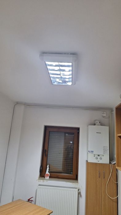 Vând tot felul aplice cu neon