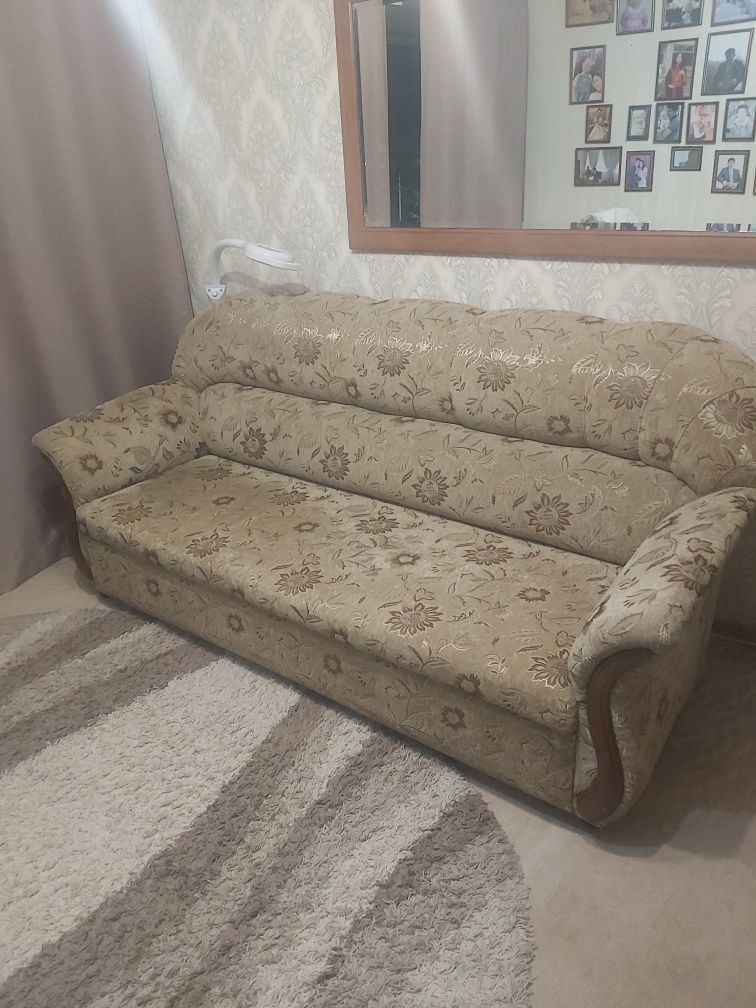 Продам диван, в хорошем состоянии, б/у.