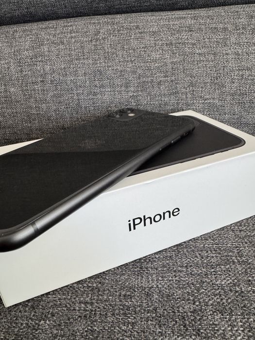 Vand iPhone 11 64gb , 10/10 ca nou, bateria originala 90%.