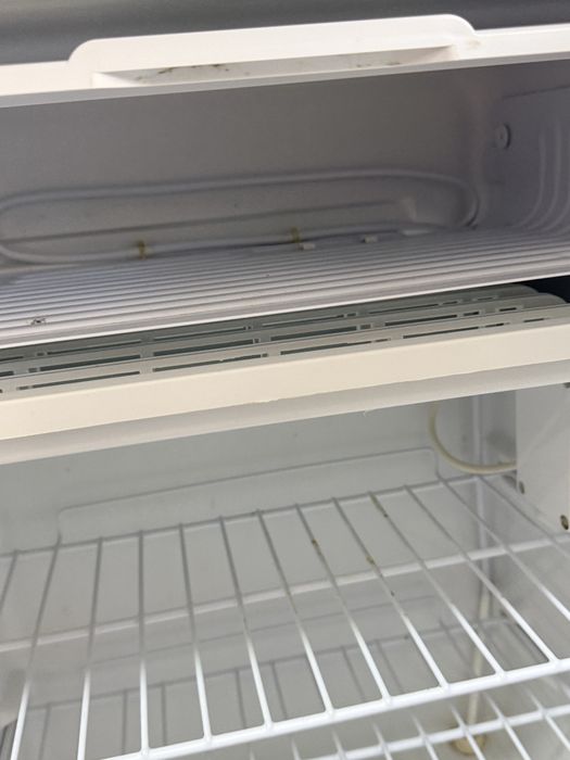 Холодилник сотилади.