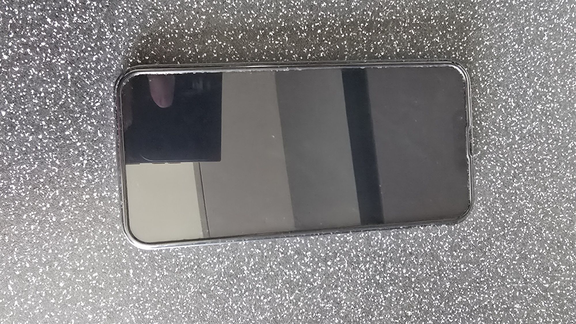 Продаю iPhone 13