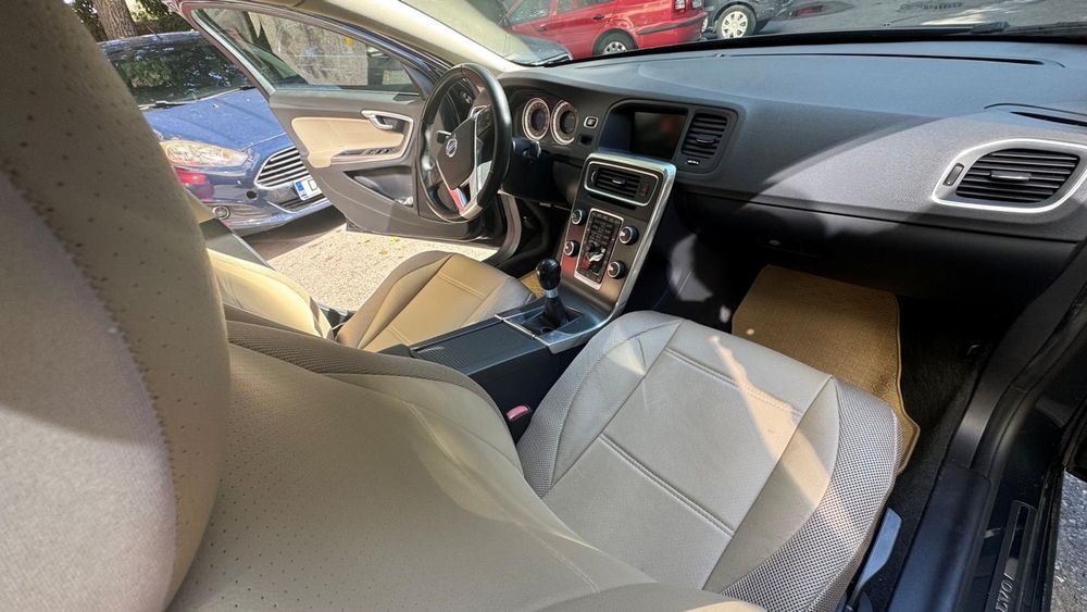 Volvo S60 impecabil, km. reali, garaj.