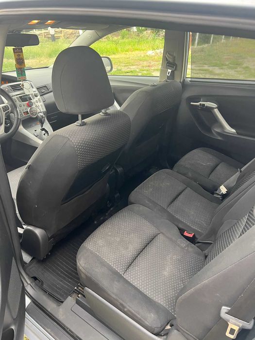 Vand toyota verso 7 locuri ideala pentru familie