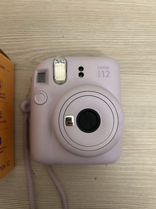 Продам Instax Mini 12.