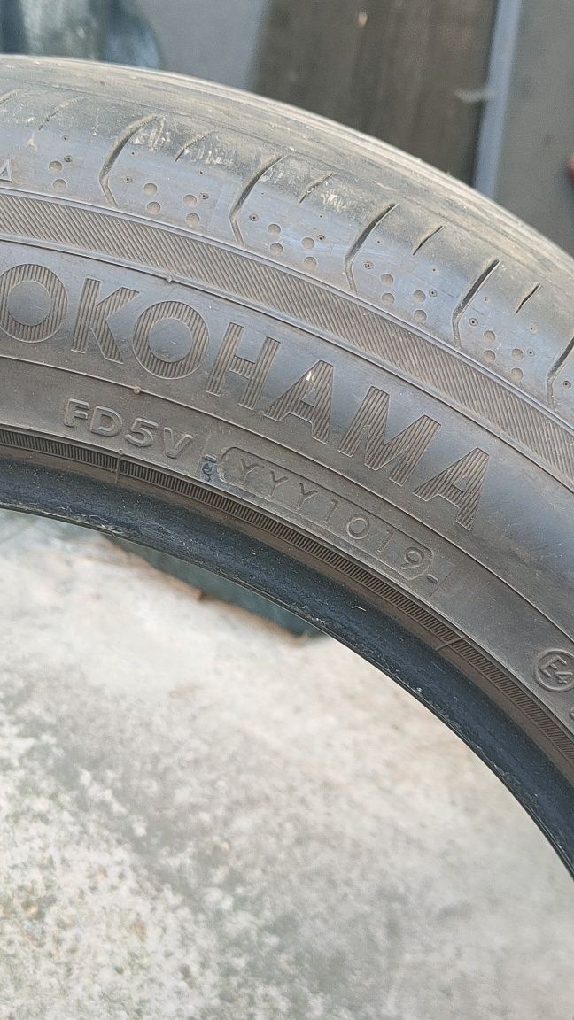 Летни гуми 235/50 R18 Yokohama bluearth rv-02