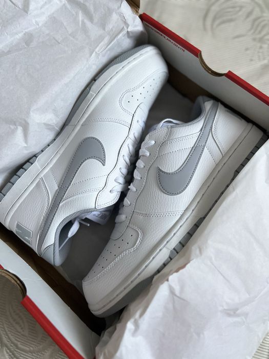 Новые кроссовки Nike
