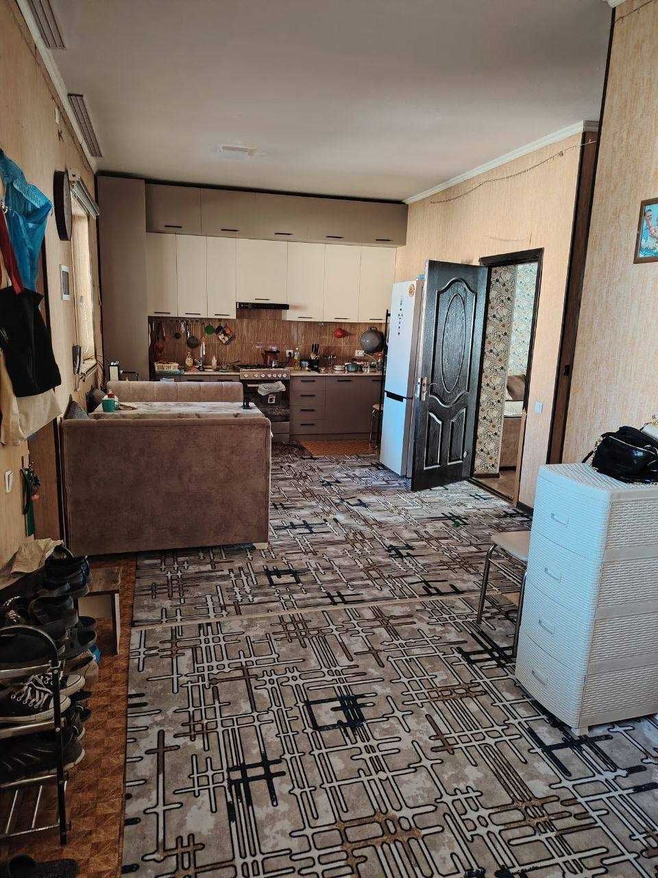 Яшнабадский район Продаётся уютный дом
 3,5 сотки есть ипотека