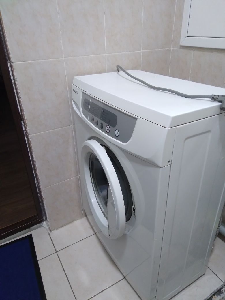 Продаю стиралку автомат Samsung 3.5 kg. Состояние очень хорошее!
