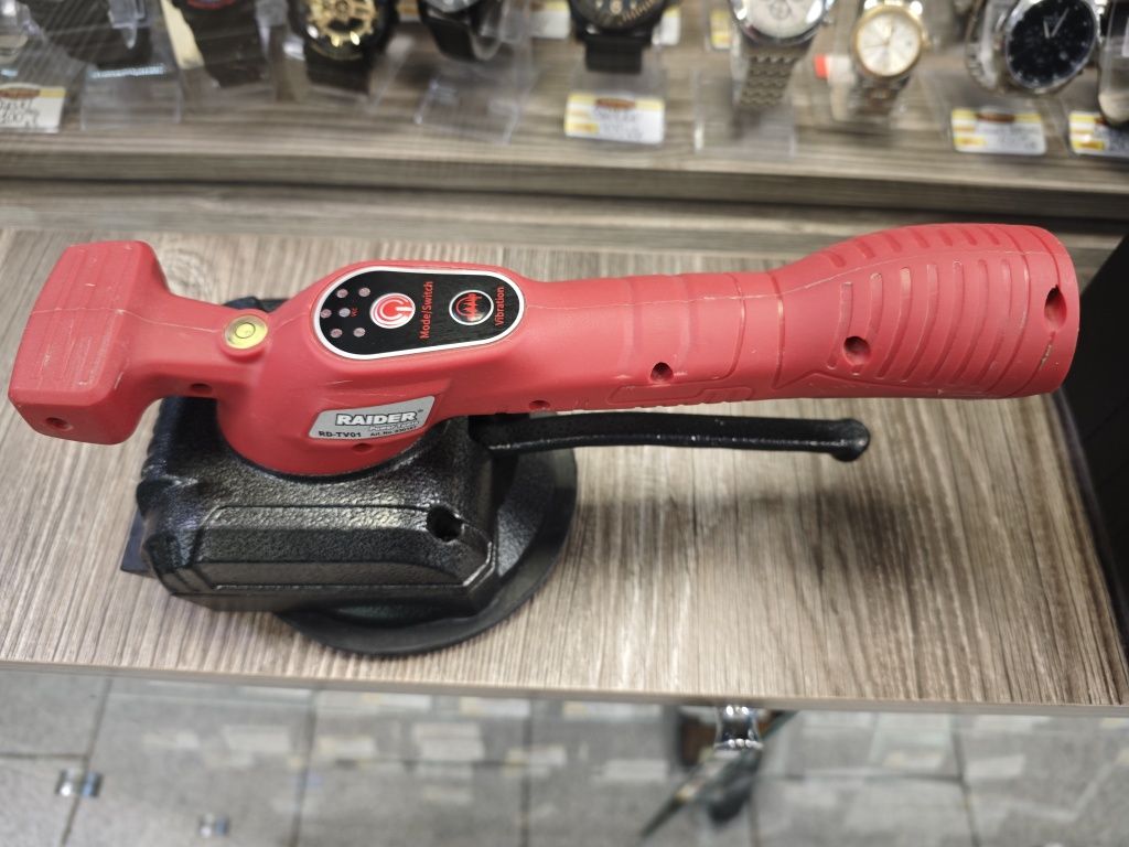 Акумулаторна вендуза за плочки Raider RD-TV01, 12 V, 2х2 Ah, с батерии