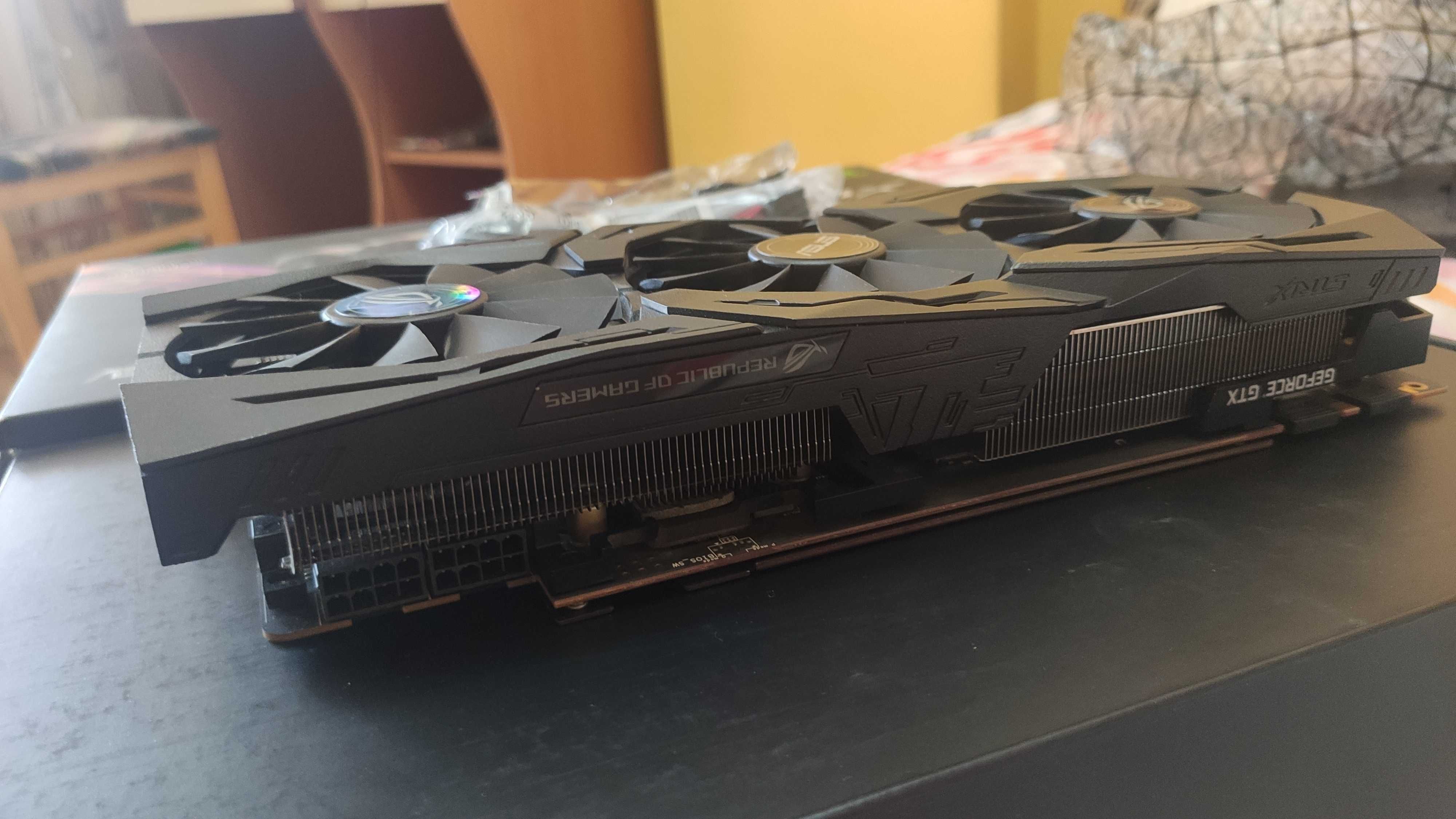 NVIDIA GeForce GTX 1080Ti Asus ROG Strix 11GB Неразличима от НОВА !