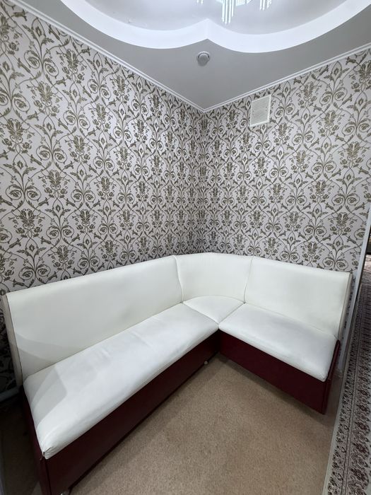 Продам кухонный уголок. Недорого. В хорошем состоянии