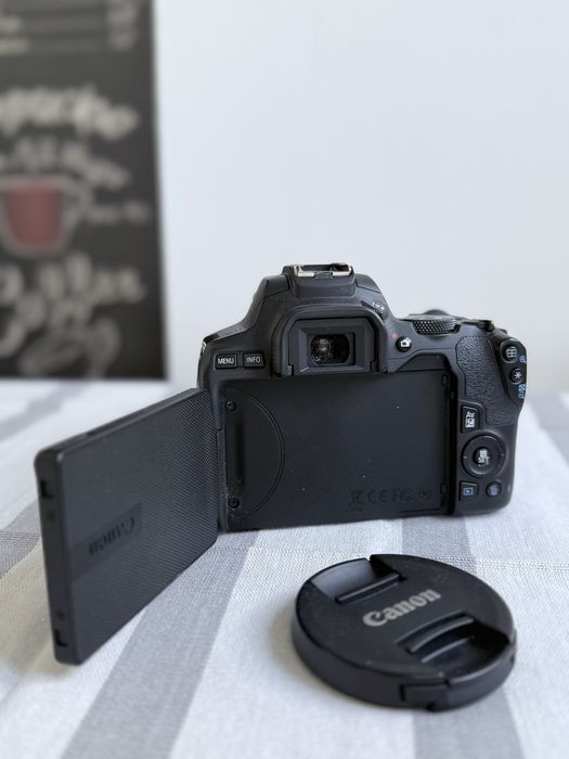 Vand canon dslr EOS 250D si obiectiv