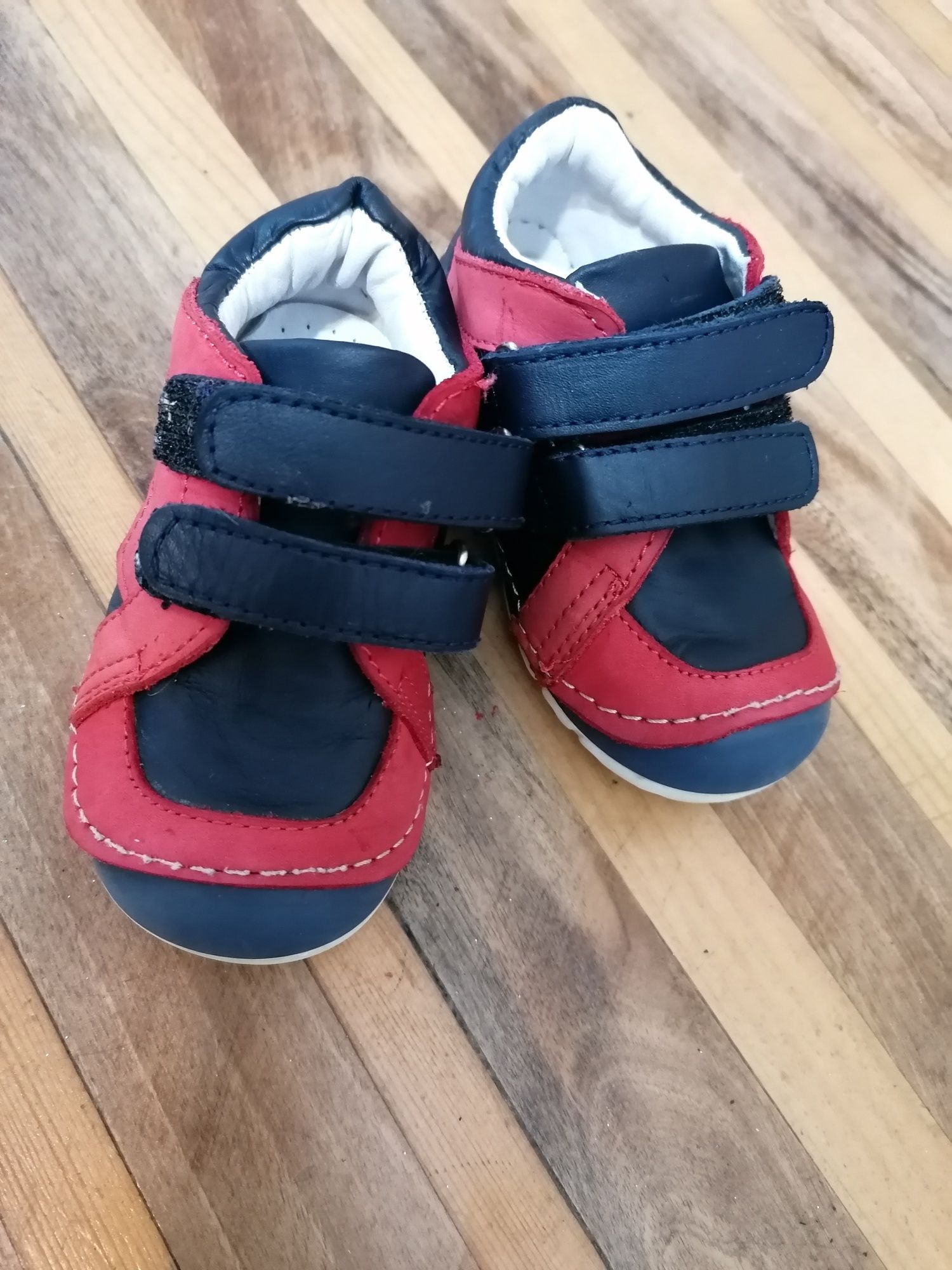 Pantofi de piele bebeluși